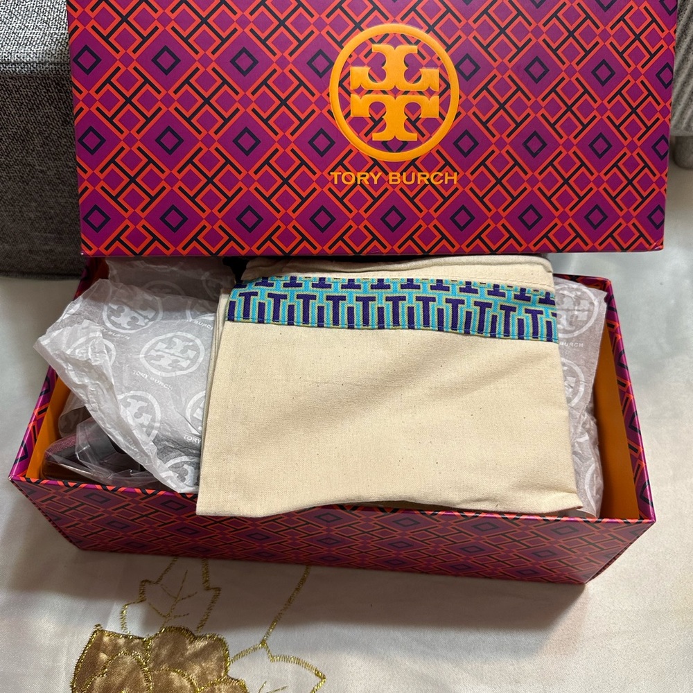 NWT Tory Burch Embellished Logo Velvet Scandals, Be summer ready with this. - Picture 4 of 15